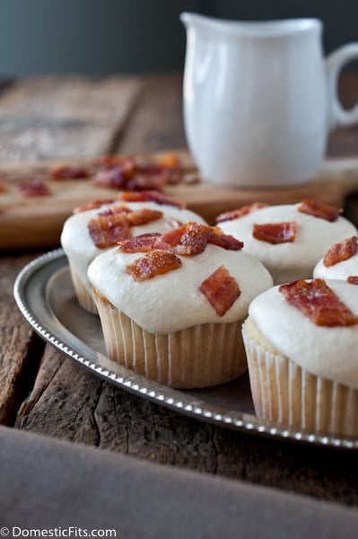 Maple Bacon Doughnut Muffins via @DomesticFits