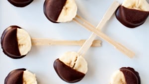 After School Snack Idea - Frozen Peanut Butter Banana Pops - Hey